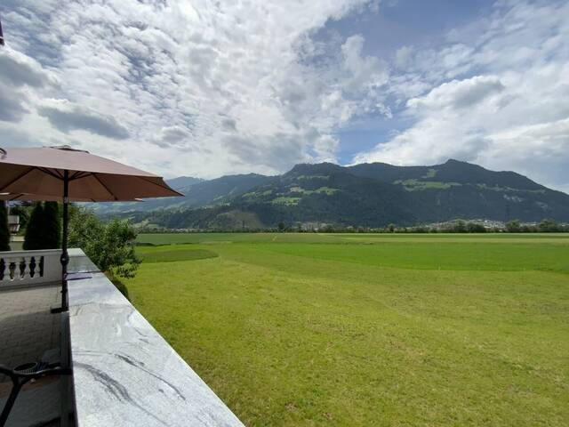 Immobilie in Hart im Zillertal - Hochwertiges Einfamilienhaus mit Sonnen-Aussichtslage-vorderes Zillertal - Bild 2