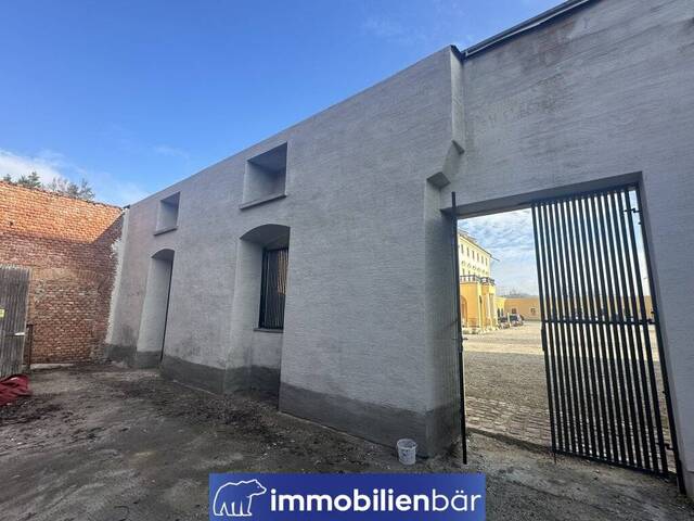 Immobilie in Aurolzmünster - Kauf linker Flügel und Marstall - ein Teil des Innviertler Schloss Versailles mit Entwicklungspotential - Bild 4