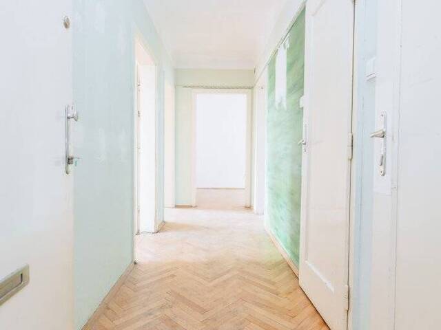 Immobilie in Graz - BALKON I ZENTRALE LAGE I MODERNER GRUNDRISS I BADEWANNE I SEHR HELL I 2. OG MIT LIFT I KFZ-CARPORT I SANIERUNGSPOTENTIAL I 3 ZIMMER I PROJEKT WOHNEN I - Bild 2