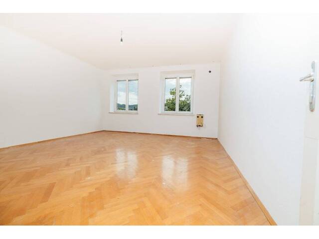 Immobilie in Graz - BALKON I ZENTRALE LAGE I MODERNER GRUNDRISS I BADEWANNE I SEHR HELL I 2. OG MIT LIFT I KFZ-CARPORT I SANIERUNGSPOTENTIAL I 3 ZIMMER I PROJEKT WOHNEN I - Bild 3