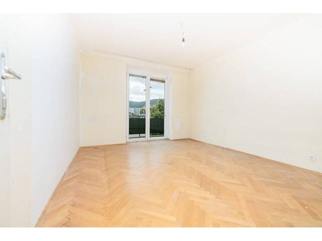 Immobilie in Graz - BALKON I ZENTRALE LAGE I MODERNER GRUNDRISS I BADEWANNE I SEHR HELL I 2. OG MIT LIFT I KFZ-CARPORT I SANIERUNGSPOTENTIAL I 3 ZIMMER I PROJEKT WOHNEN I - Bild 4