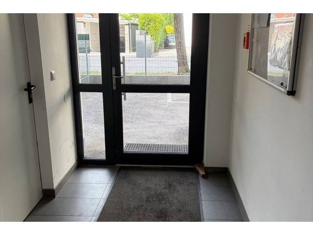 Immobilie in Bad Vöslau - Neuwertige 3-Zi-Wohnung in Bad Vöslau mit 2 Balkonen, Terrasse & 2 Garagen! - Bild 4