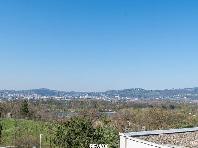 Immobilie in Plesching - Ruhig gelegen mit traumhafter Aussicht - großzügige 3-Zimmerwohnung in begehrter Lage am Stadtrand von Linz - Bild 0