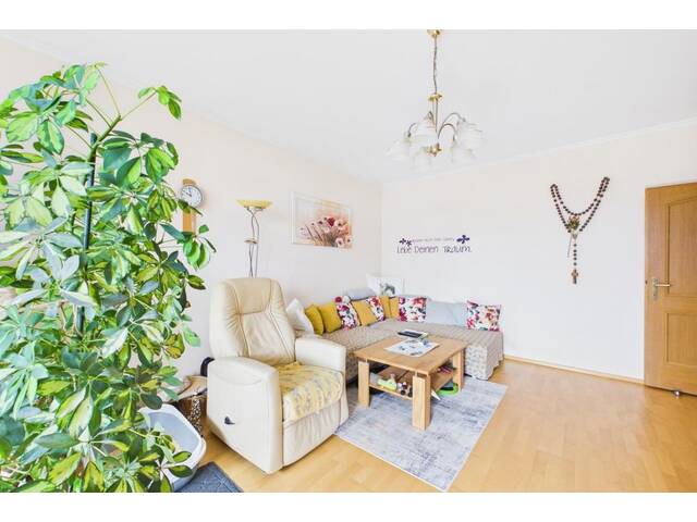 Immobilie in Pasching - PASCHING: Attraktiv aufgeteilte 3-Zimmer-Eigentumswohnung ca. 72 m² Wohnfläche + LOGGIA in Pasching und eigenem Parkplatz - Bild 3