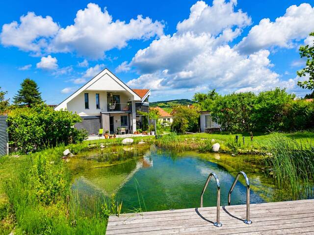 Immobilie in Marz - Wohnen wie im privaten Resort - Exklusives Landhaus mit 150 m² Naturschwimmteich und Gartenoase - Bild 0