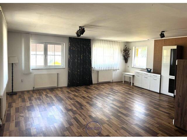 Immobilie in Schrems - Gepflegtes 5-Zi-Einfamilienhaus in Schrems mit Garten, Terrasse und Carport! - Bild 1