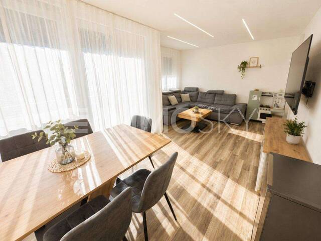 Immobilie in Eugendorf - Gemütliche Wohnung mit Garage und Freiflächen - Bild 0