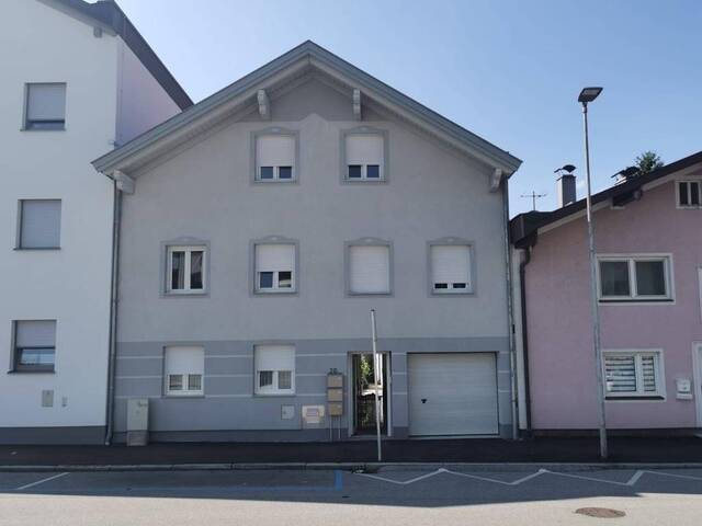 Immobilie in Ried im Innkreis - Mehrfamilienhaus mit drei Wohneinheiten in zentraler Lage - Bild 1