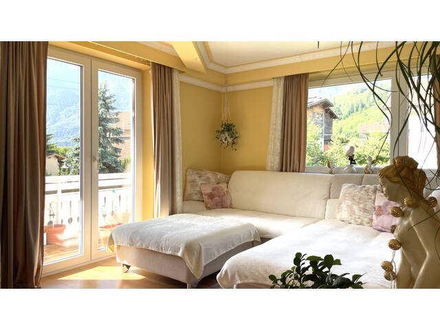 Immobilie in Bürs - Traumhafter Ausblick, sonniger Garten und die Berge direkt vor der Haustür - Bild 1