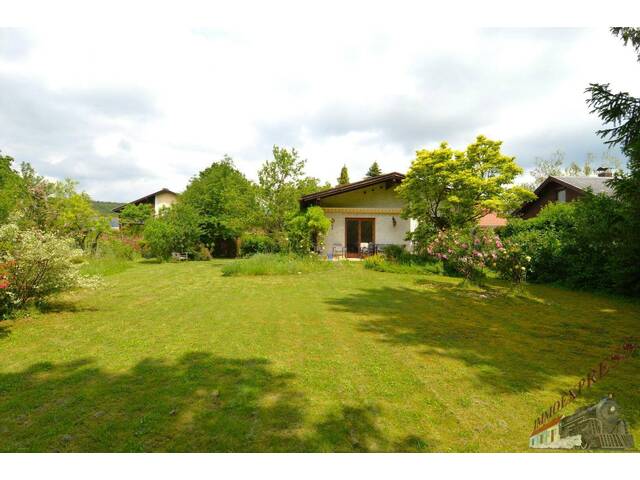 Immobilie in Bad Fischau - Bauträger und Investoren aufgepasst - 1.884 m² Bauland in Bad Fischau mit Altbestand - 2 Parzellen/4 Wohneinheiten möglich - Bild 0