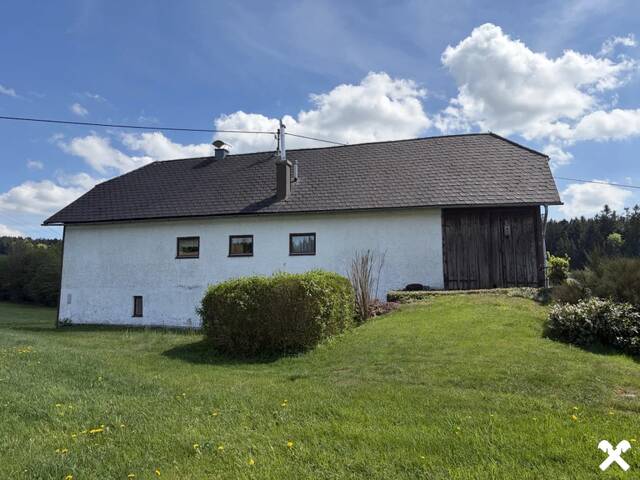 Immobilie in Pfarrkirchen - Sacherl auf weitläufigem, landwirtschaftlichem Grundstück - Bild 1