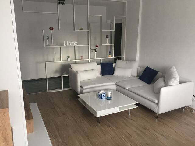 Immobilie in Hornstein - Familienwohnung - hell - ruhig - Loggia - Parkplatz - 4 Zimmer - großer Keller - Gemeinschaftsgarten - neu renoviert - Erstbezugszustand - Bild 0