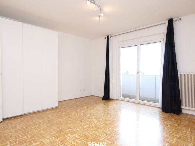 Immobilie in Graz - Einziehen und wohlfühlen - helle 2-Zimmer-Wohnung mit Loggia und Parkplatz - Bild 2