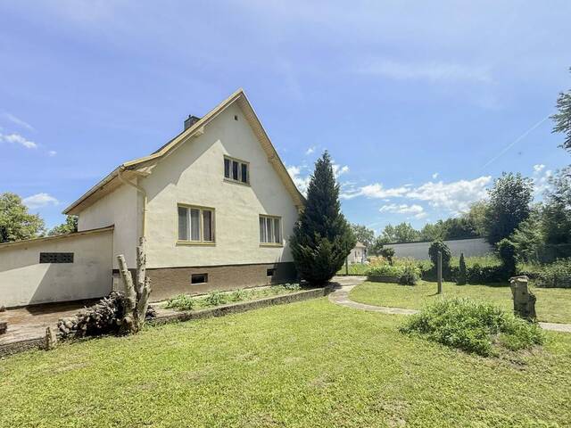 Immobilie in Wasenbruck - Einfamilienhaus mit großem Garten, Garage und Ausbaupotenzial - Bild 2