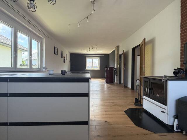 Immobilie in Wöllersdorf-Steinabrückl - Bungalow mit ca. 97m², innen alles neu, Vollkeller, Dachboden ausbaubar, Carport, großer Garten - Bild 0