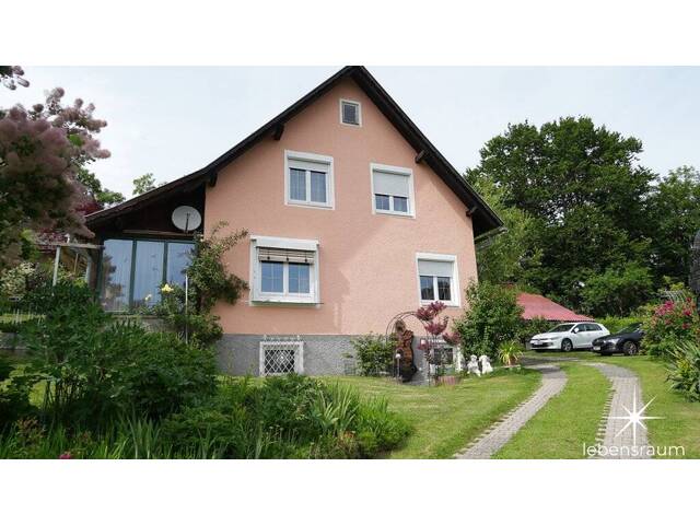 Immobilie in Klagenfurt - Großzügiges Haus mit viel Platz in Klagenfurt mit Garten, Garage & Terrasse. - Bild 0
