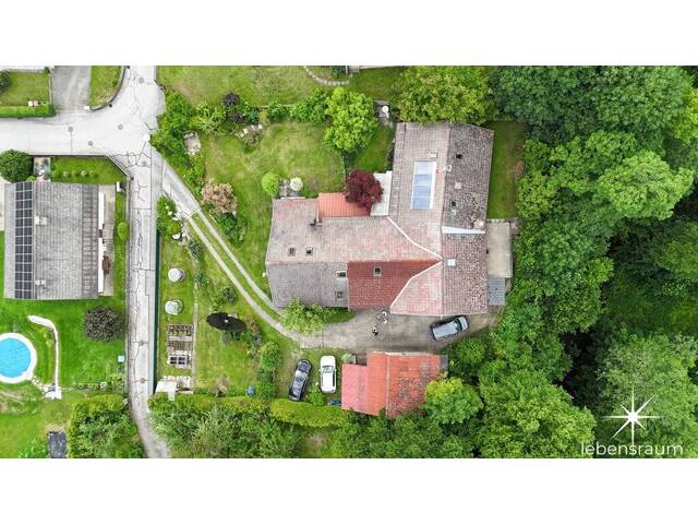 Immobilie in Klagenfurt - Großzügiges Haus mit viel Platz in Klagenfurt mit Garten, Garage & Terrasse. - Bild 1