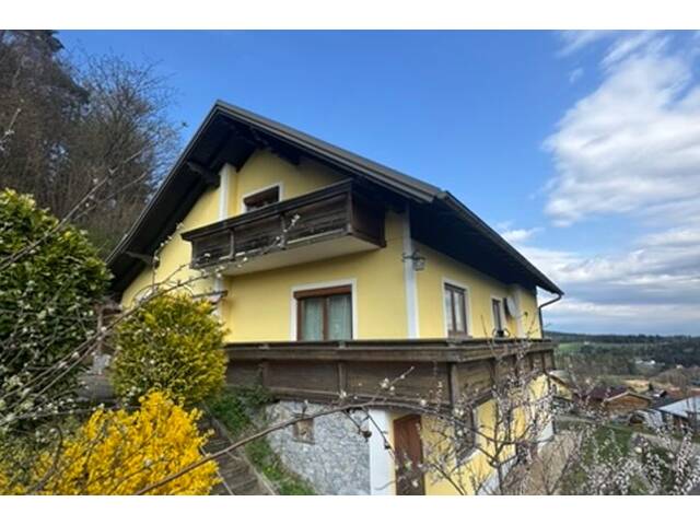 Immobilie in Weinberg - Einfamilienhaus in Hanglage mit Panoramablick & großem Grundstück - Bild 4