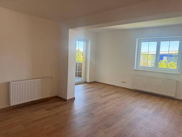 Immobilie in Berndorf bei Salzburg - Generalsanierte 4-Zimmer-Wohnung im Zentrum von Berndorf - Bild 0