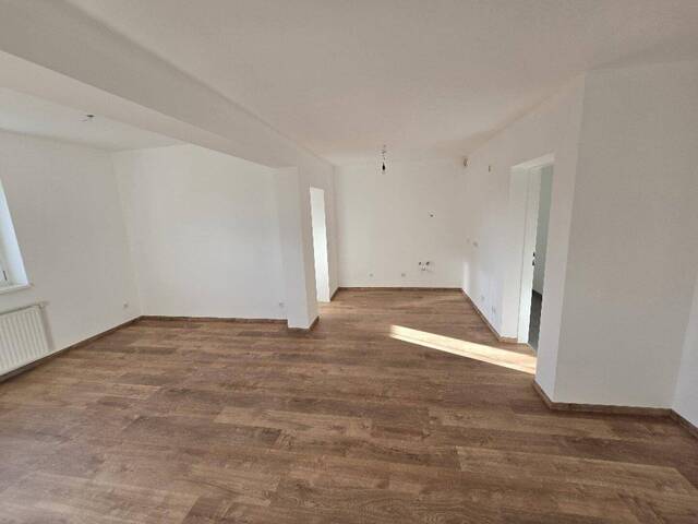 Immobilie in Berndorf bei Salzburg - Generalsanierte 4-Zimmer-Wohnung im Zentrum von Berndorf - Bild 2
