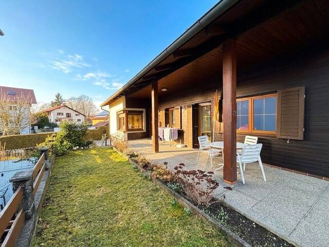 Immobilie in Ranshofen - Gepflegter Bungalow in Ranshofen - 119 m² Wohnfläche, neue Pelletsheizung, Garage & Garten - Bild 1
