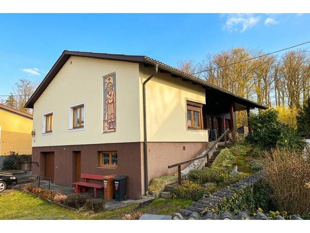 Immobilie in Ranshofen - Gepflegter Bungalow in Ranshofen - 119 m² Wohnfläche, neue Pelletsheizung, Garage & Garten - Bild 3