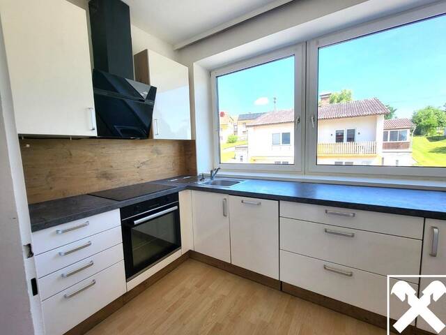 Immobilie in Wendling - Ehemaliges Bankgebäude mit separater Wohnung im Obergeschoss - Bild 1