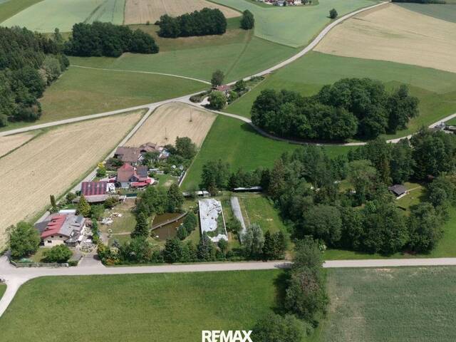 Immobilie in Helpfau-Uttendorf - Ländliches Anwesen mit insgesamt ca.14.000 m² Grund - Bild 2