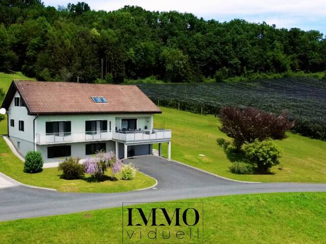 Immobilie in Kaindorf - Stilvolles Landanwesen mit ca. 22.000 m² Grund, Wald, Wiesen und Ackerflächen - Bild 0