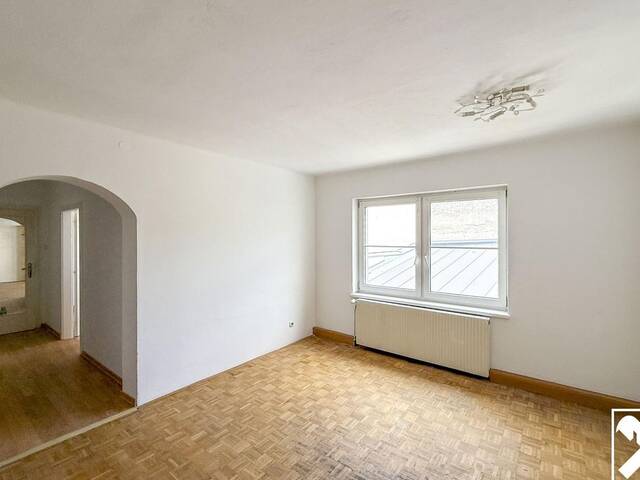 Immobilie in Vöcklabruck - Stadthaus im Zentrum mit Entwicklungspotenzial & Bestandserträgen - Bild 2
