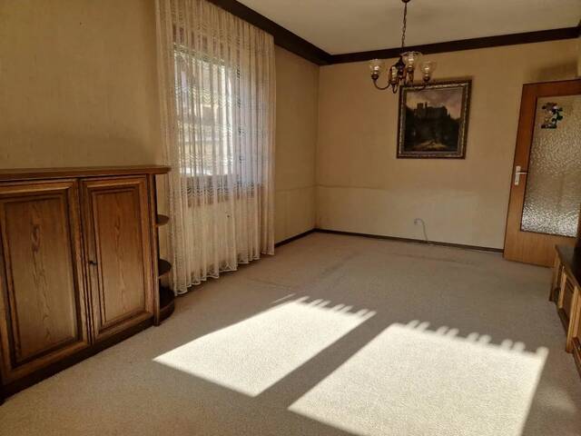 Immobilie in Mürzsteg - Sanierungsbedürftige 3-Zimmer Wohnung mit Loggia und Terrasse - Bild 4