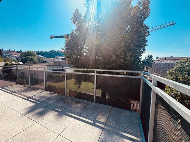 Immobilie in Rohrbach - Barrierefreie 3-Zimmer-Wohnung mit Terrasse und Carport im Zentrum von Rohrbach-Berg - Bild 2