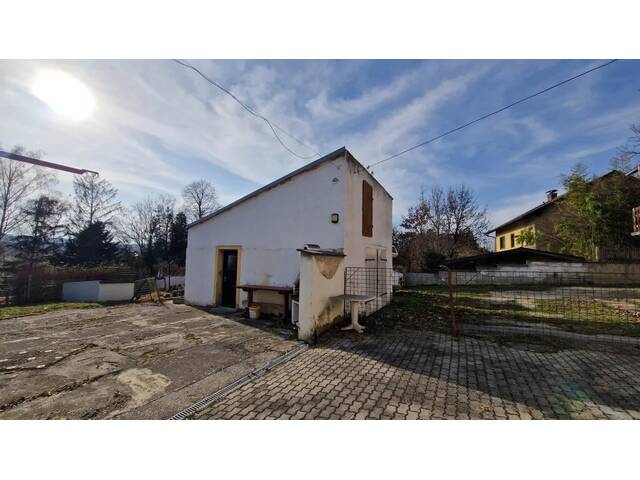 Immobilie in Breitenwaida - Zweifamilienhaus mit Potenzial in Breitenwaida: Großzügiges Sanierungsobjekt auf 1.997 m² Eigengrund! - Bild 4