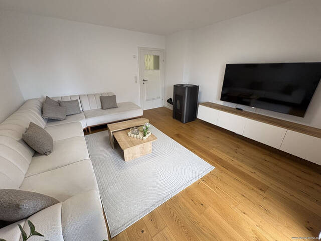 Immobilie in Lustenau - Modernisierte 3-Zimmer-Wohnung mit Balkon und Pelletofen in Lustenau - Bild 2