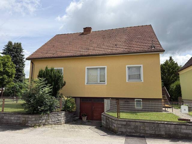 Immobilie in Bischofstetten - Gepflegtes Einfamilienhaus - 6 Zimmer, Garten, 2 Garagen - in Bischofstetten! - Bild 0