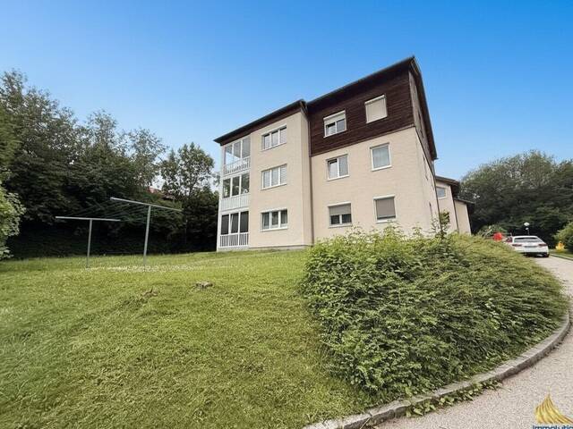 Immobilie in Ohlsdorf - Großzügige 3-Zimmer-Wohnung mit Loggia - Bild 0