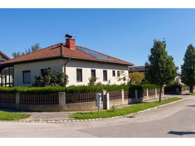 Immobilie in Donnerskirchen - Großzügiges Einfamilienhaus mit Wintergarten auf großem Grundstück! - Bild 3