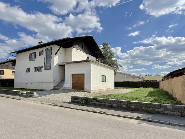 Immobilie in Schrems - Provisionsfrei: Massivhaus mit kühlem Wohnkomfort und sonniger Terrasse - Bild 0