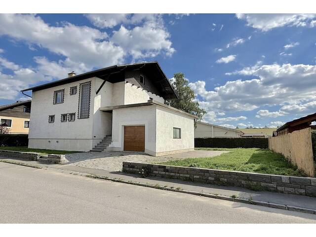 Immobilie in Schrems - Provisionsfrei: Massivhaus mit kühlem Wohnkomfort und sonniger Terrasse - Bild 3