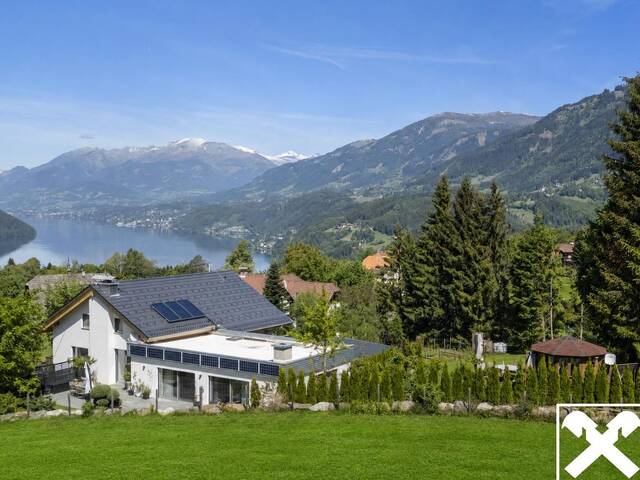 Immobilie in Ferndorf - Wohnen, wo andere Urlaub machen - Traumhaus in Panoramalage - Bild 0