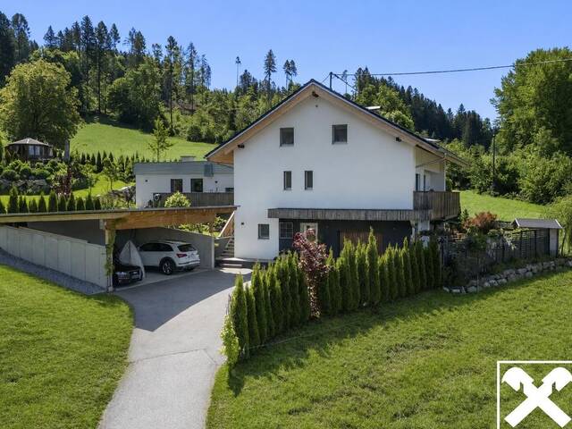 Immobilie in Ferndorf - Wohnen, wo andere Urlaub machen - Traumhaus in Panoramalage - Bild 2