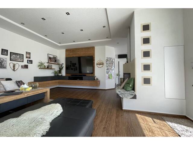 Immobilie in Pöllau - Nähe Hartberg - Pöllauberg - Designerhaus mit Panoramadachterrasse, zwei Wohneinheiten und Premium Garagenlösung Platz für 5 Autos - sehr interessant für Oldtimer oder Luxusautos - Bild 4