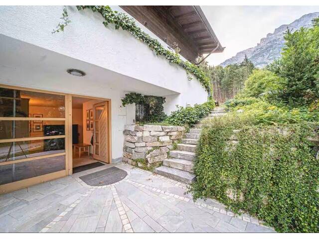 Immobilie in Leogang - „Zweifamilienhaus in Leogang: Die ideale Kombination aus Eigenheim und touristischer Privatzimmervermietung.“ - Bild 1