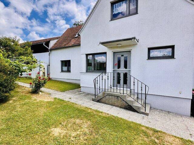 Immobilie in Wartmannstetten - Einfamilienhaus mit ländlichem Flair und vielseitigem Potenzial in Wartmannstetten - Bild 2