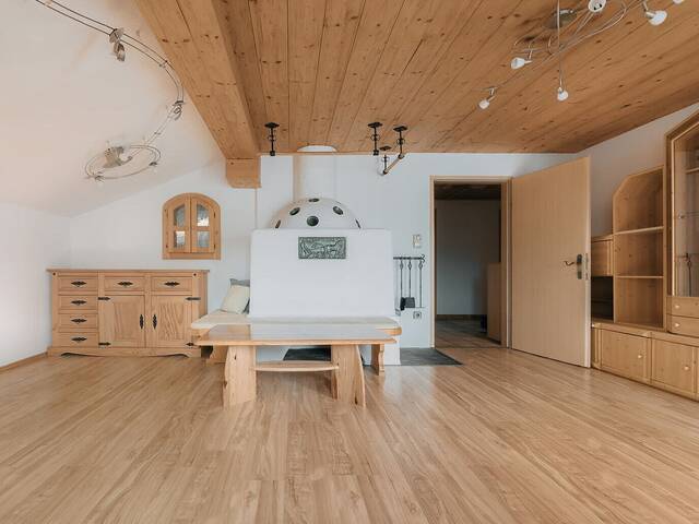Immobilie in Fügen - Gemütliche 3-Zimmer-Dachgeschosswohnung mit Balkon, eigenem Gartenanteil und Bergblick in Fügen - Bild 0