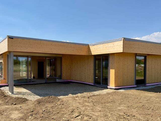 Immobilie in Gemeinlebarn - Moderner Design-Bungalow in nachhaltiger Massivholzbauweise - Exklusives Wohnen auf einer Ebene - Bild 1