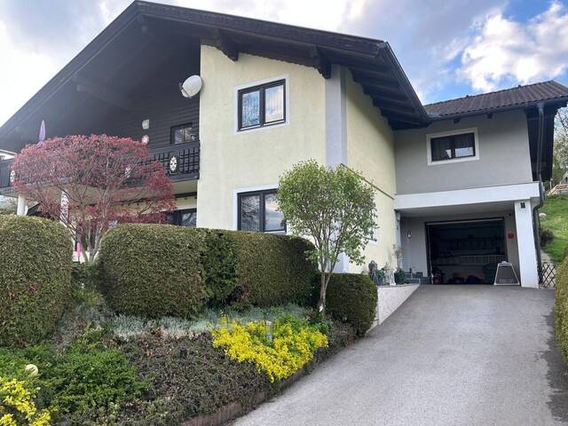 Immobilie in Glanegg - Eigennutzen oder Vermieten: Modernisiertes Zweifamilienhaus 195m² mit 6 Zimmern in verkehrsgünstiger Lage zur St Veiter Strasse , in Kärnten € 419.000 - Bild 0