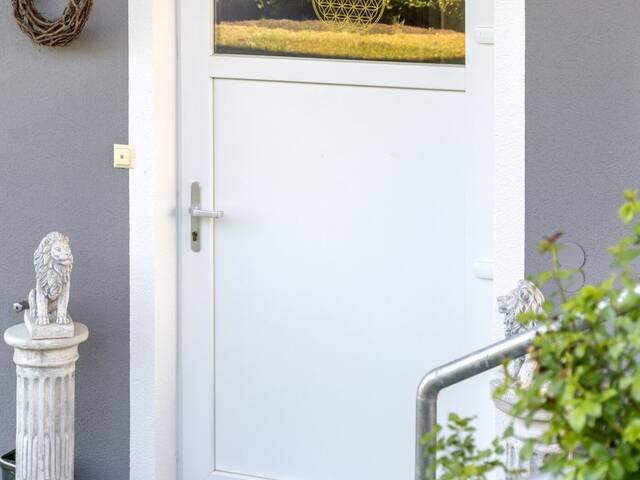 Immobilie in Faak am See - Schöner wohnen nahe dem türkisblauen Faaker See - charmante Gartenwohnung mit Hauscharakter - Bild 2