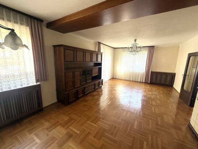 Immobilie in Perchtoldsdorf - Einfamilienhaus in ruhiger Lage mit 1 großen Terrasse ca. 28 m² und 1 Balkon ca. 3,63 m² - Bild 1