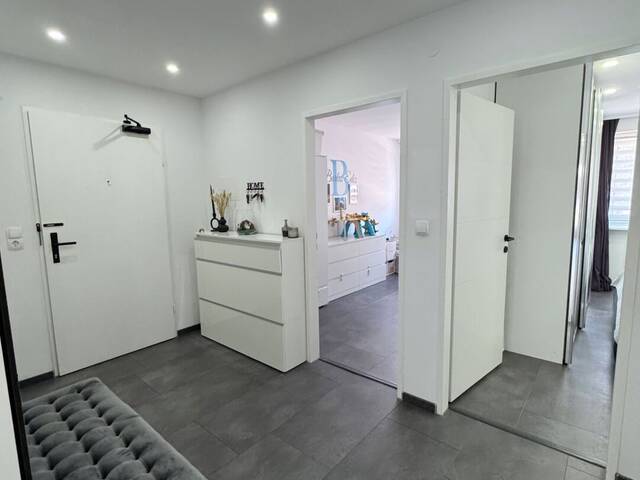 Immobilie in Schwaz - Neuer Preis! Neuwertige 3-Zimmer-Wohnung mit Loggia in Schwaz - Ihr neues Zuhause! - Bild 2